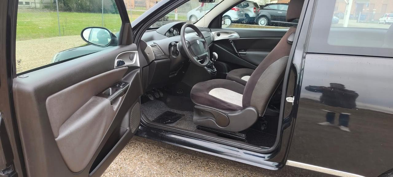 Lancia Ypsilon 1.2 Argento