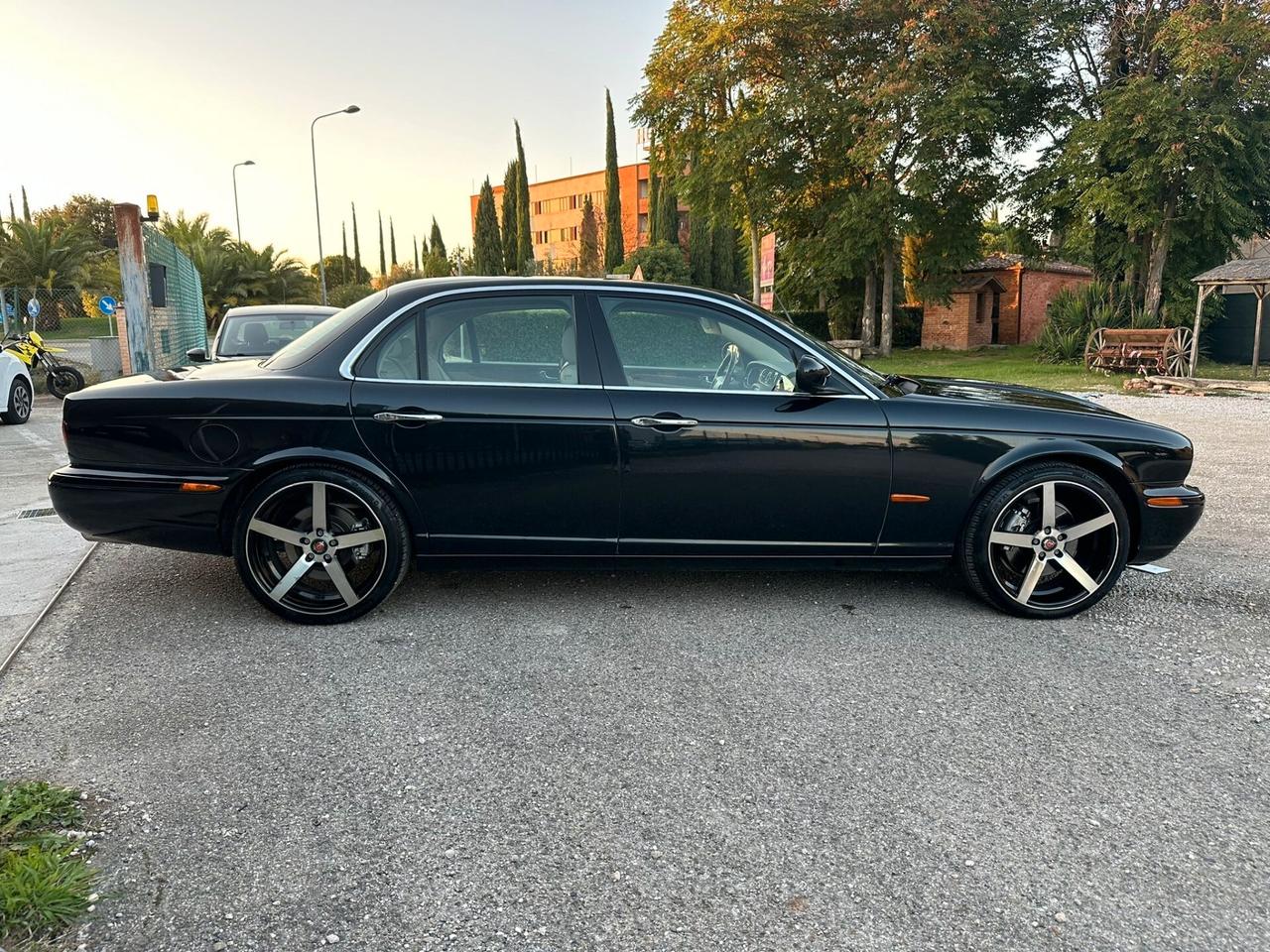 Jaguar XJ Jaguar XJ 6D