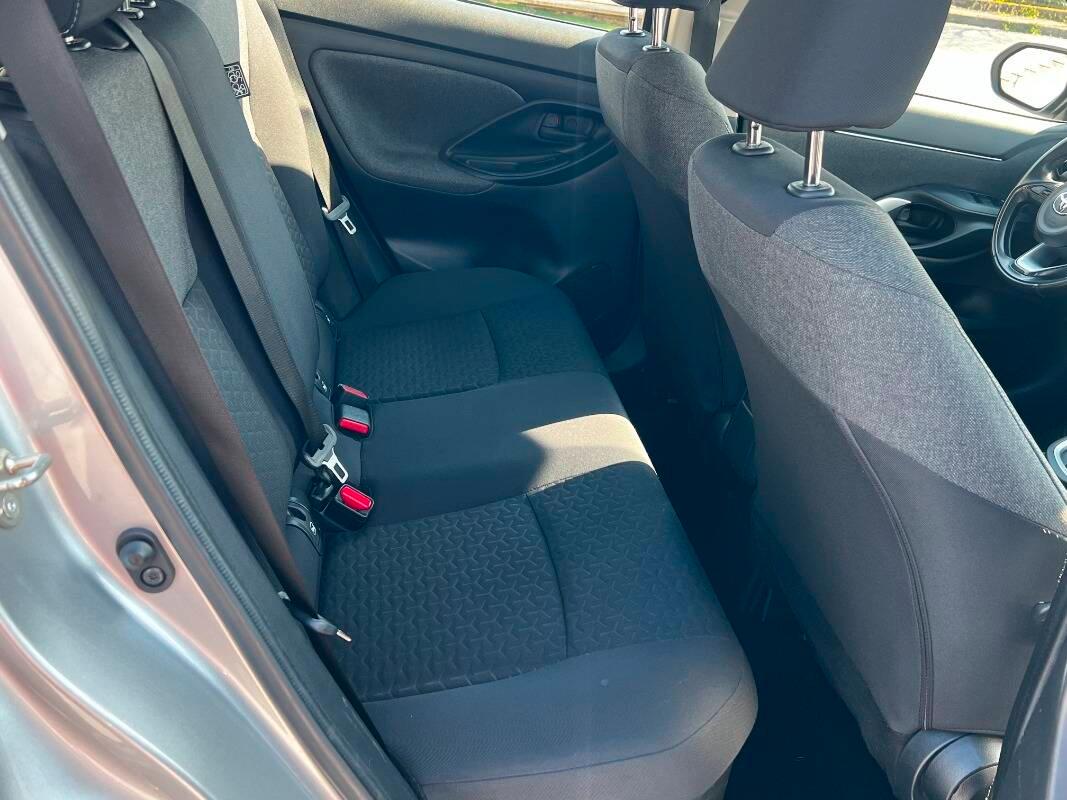 Toyota Yaris Cross 1.5h Business fwd 116cv e-cvt