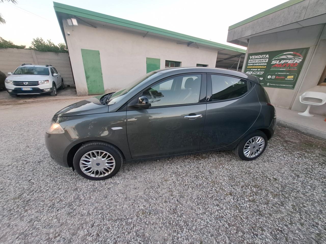 Lancia Ypsilon 1.2 69 CV 5 porte Silver