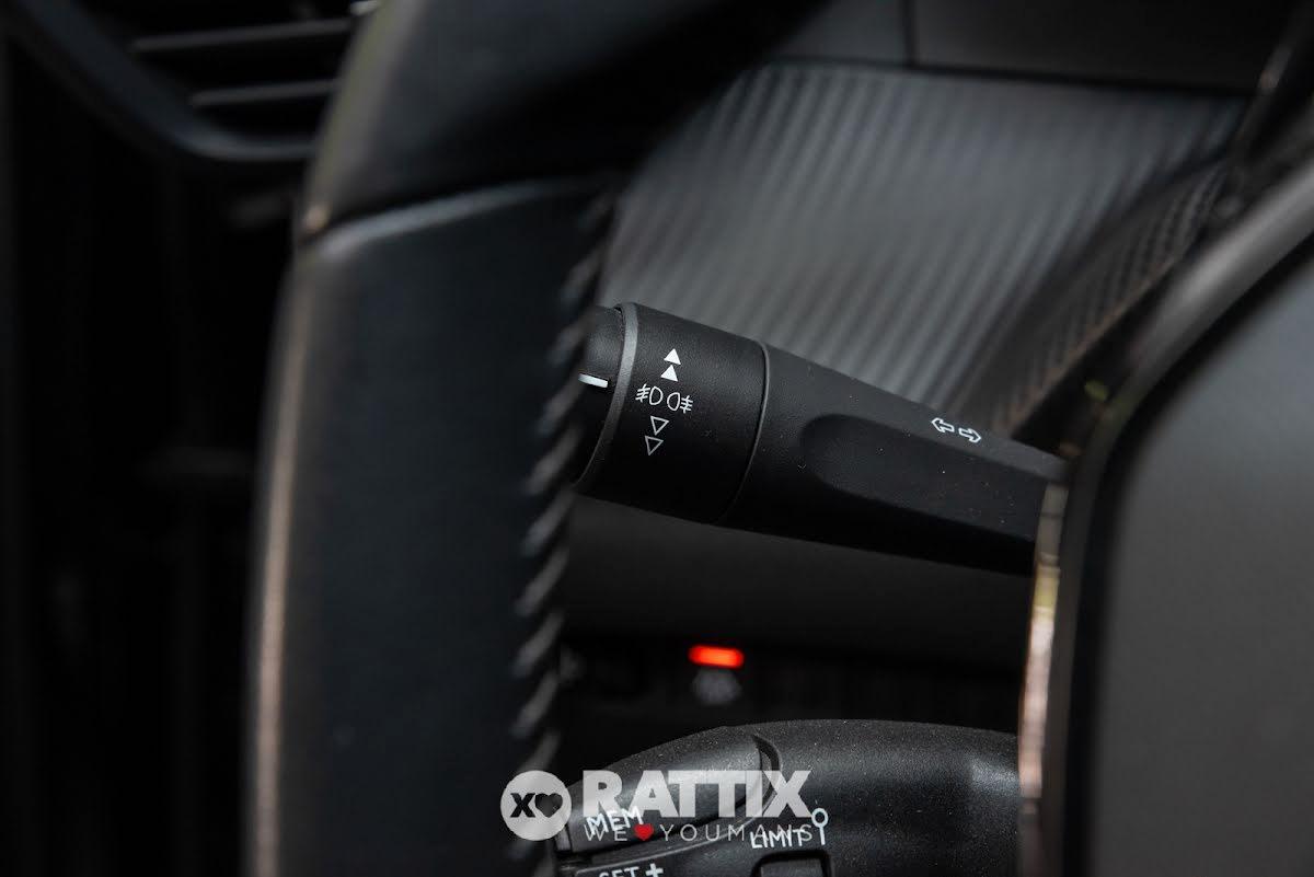 Peugeot e-2008 motore elettrico 100KW Allure Pack