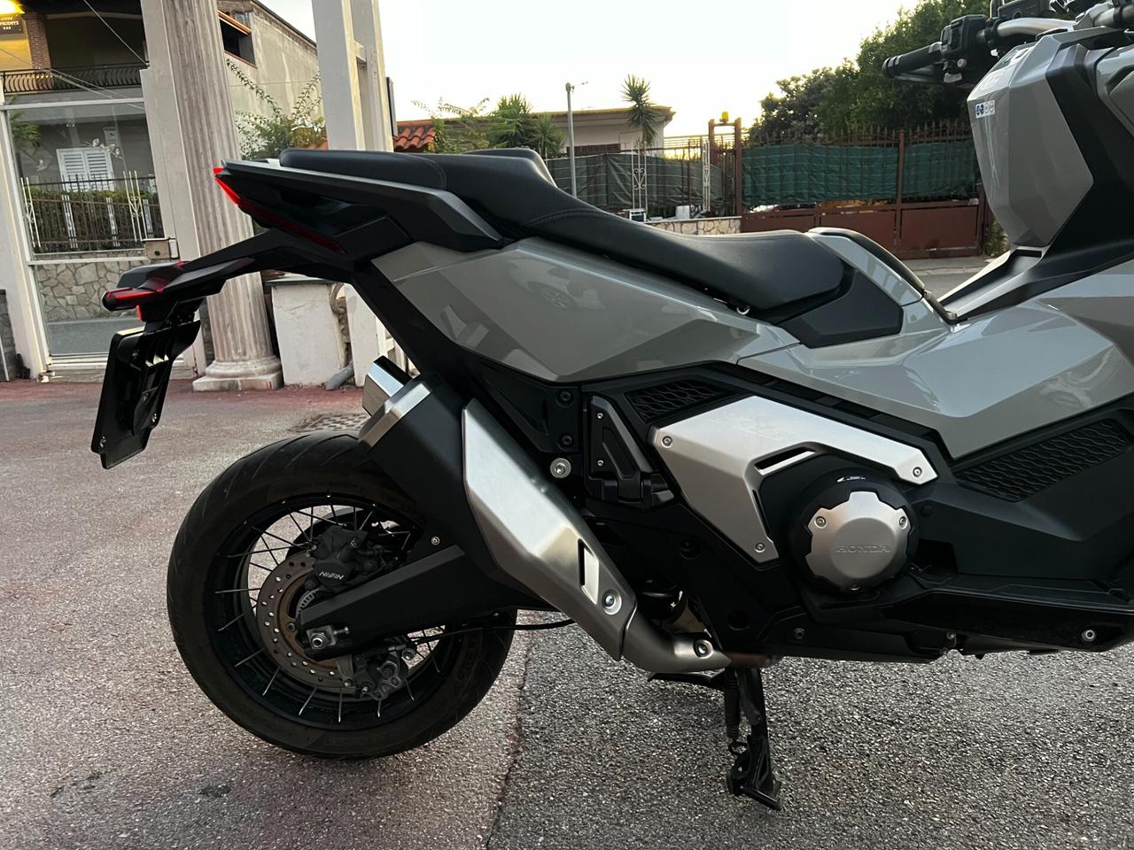 Honda X-ADV 750 Fulled- PARI AL NUOVO
