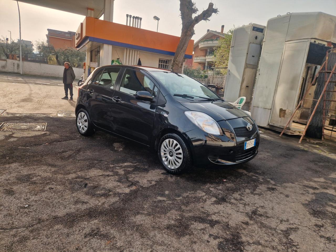 Toyota Yaris 1.0 5 porte