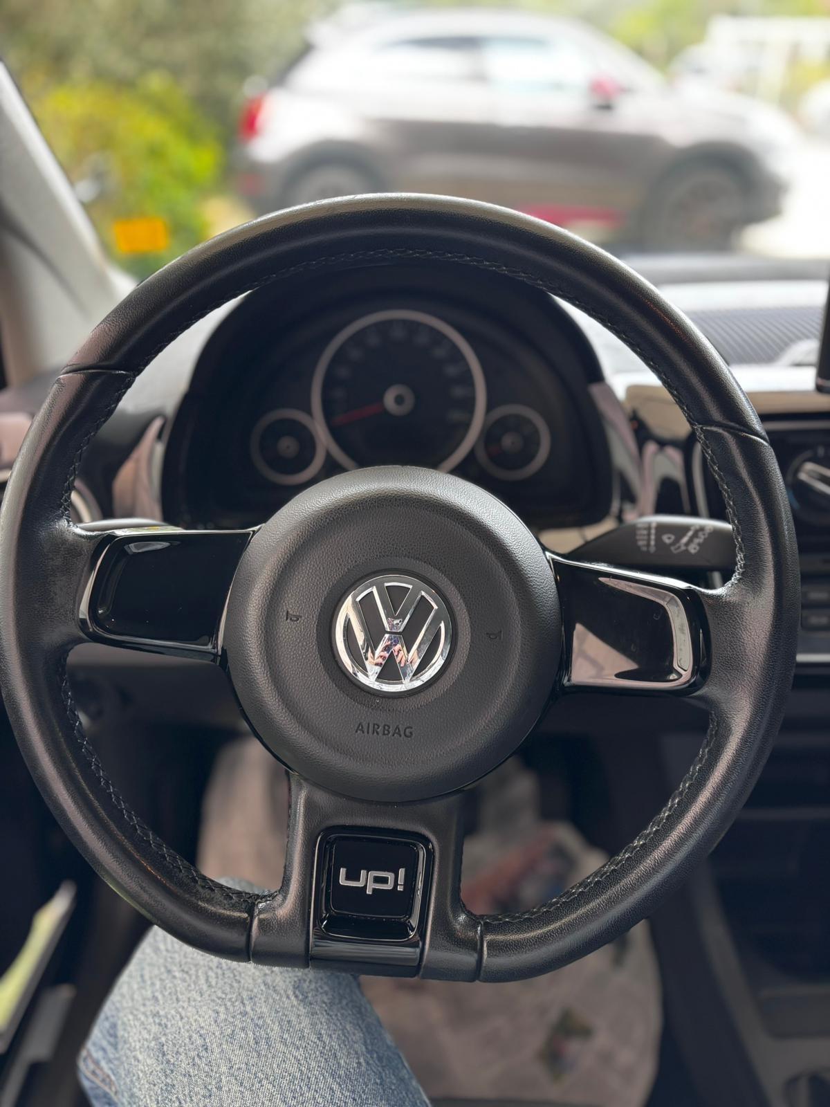 Volkswagen up! 1.0 75 CV high