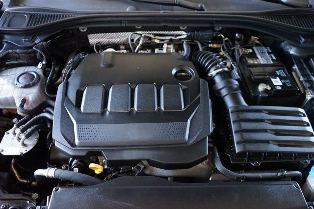 SKODA Superb 2.0 TDI EVO 122 CV SCR DSG Wagon Executive