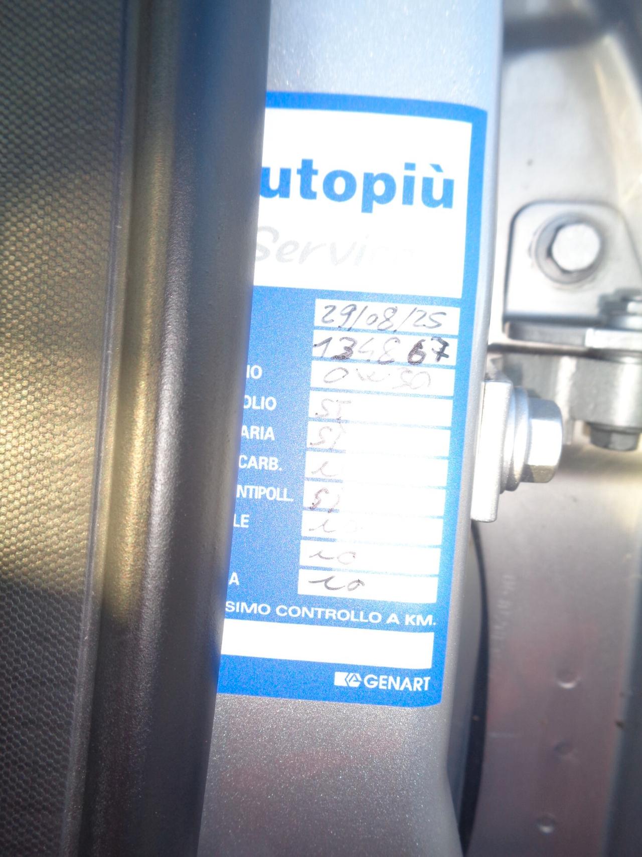 Ford C-Max 1.5 TDCi 95CV full da vetrina