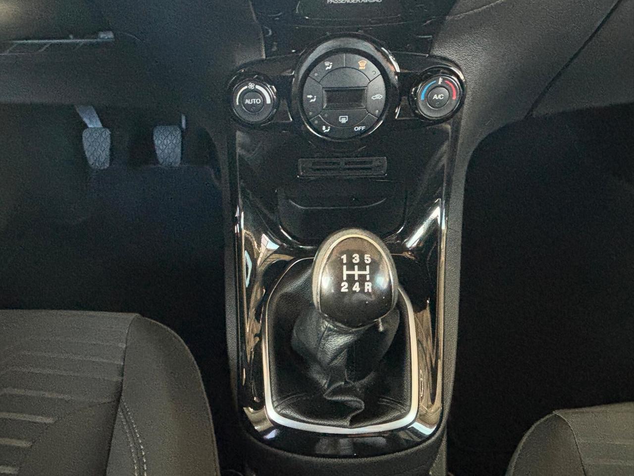 Ford Fiesta 1.5 TDCi 75CV 5 porte Titanium