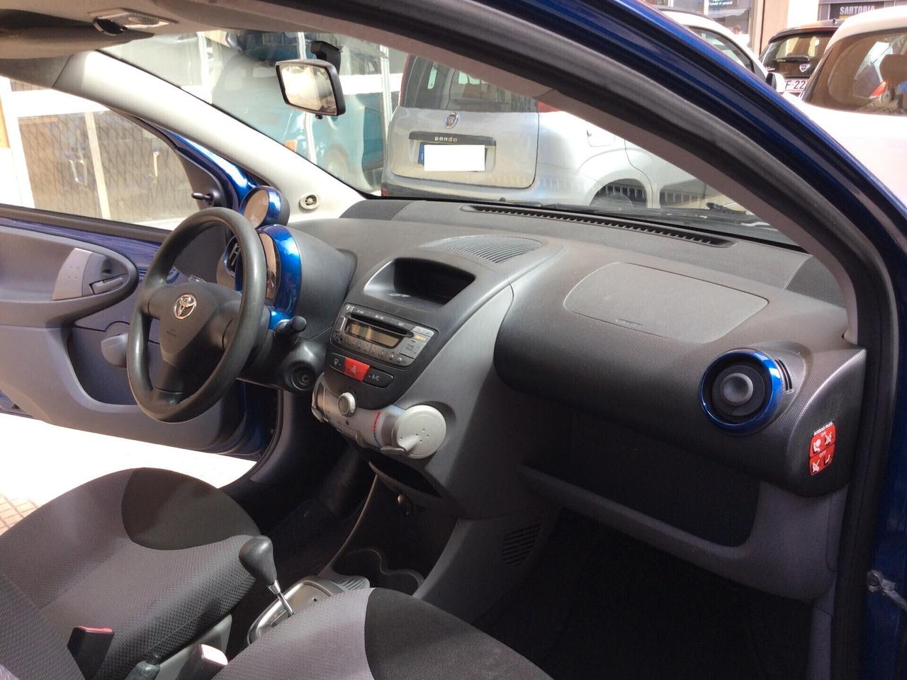 Toyota Aygo 1.0 12V VVT-i 5 porte Sol