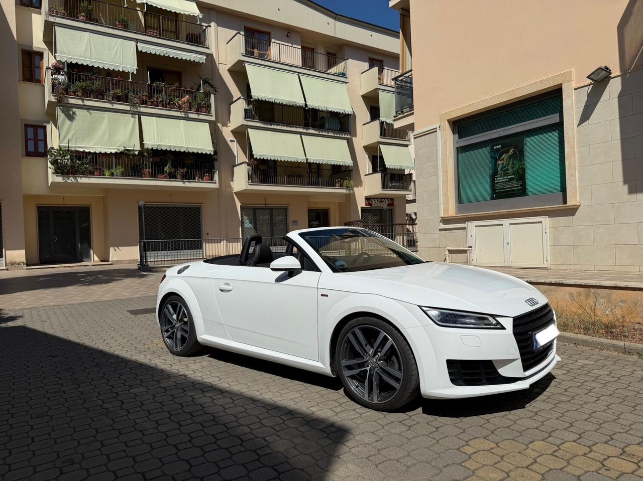 Audi TT Roadster 1.8 TFSI S line