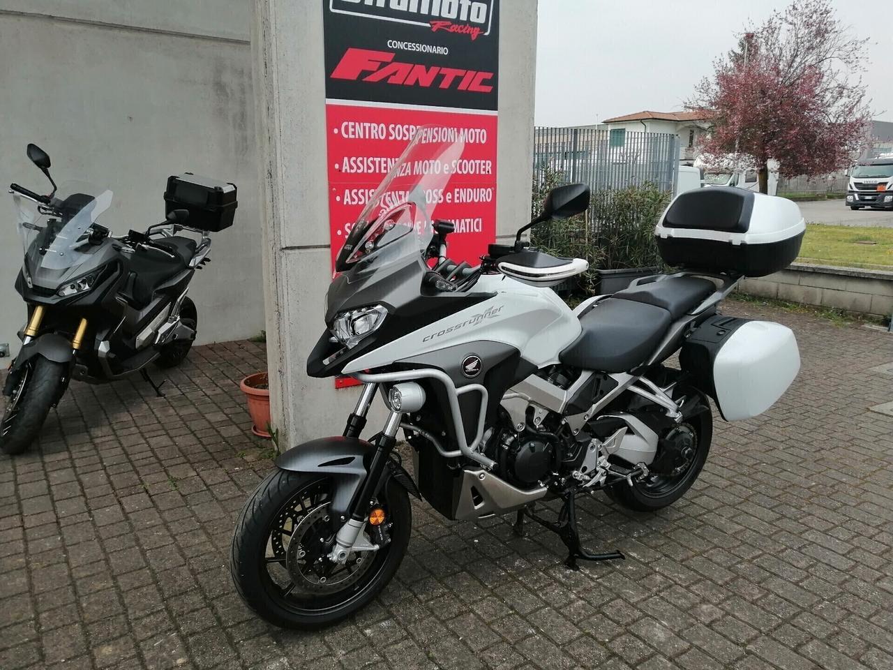 Honda CrossRunner travel edition