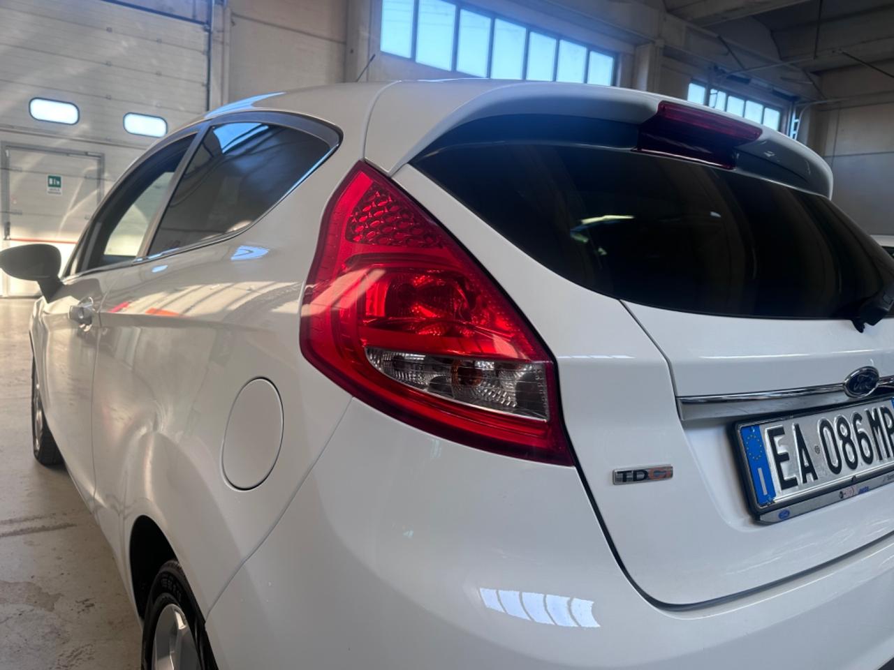 Ford Fiesta 1.4 TDCi 70CV 3 porte Titanium