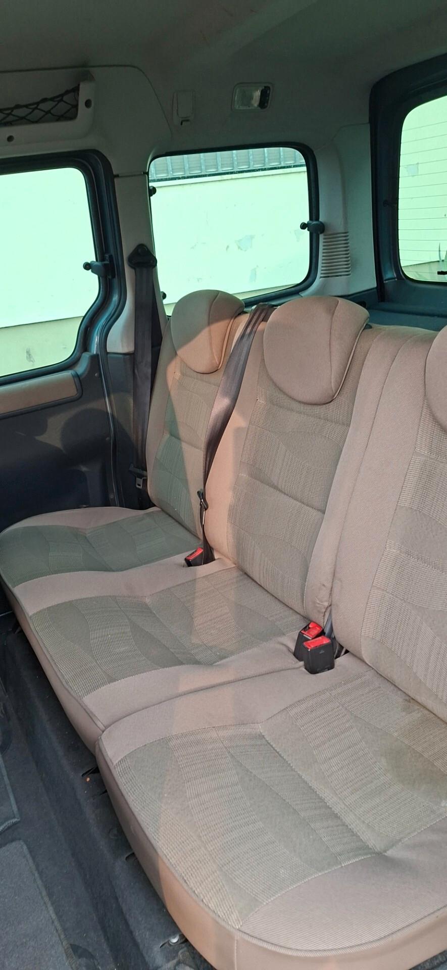 Peugeot Ranch 1.6 HDi 5p. Lee