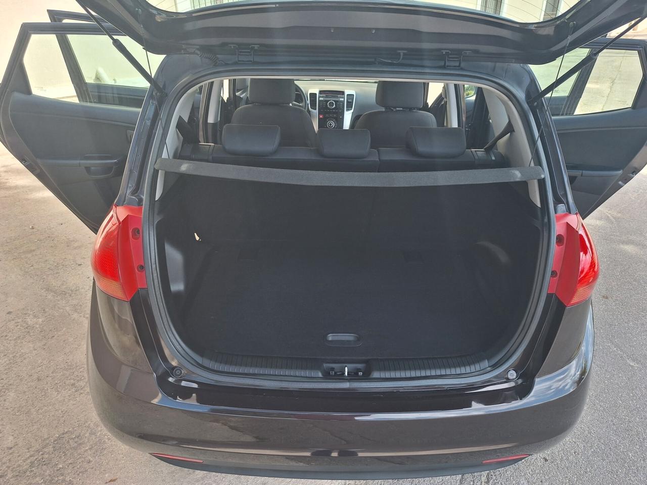 Kia Venga 1.4 crdi ( diesel) PERFETTA 2010