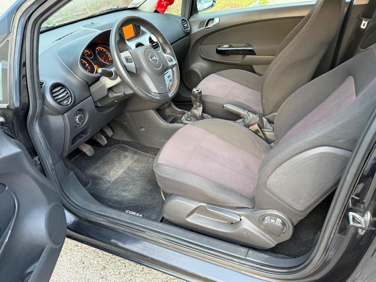 Opel Corsa 1.2 3 porte Club