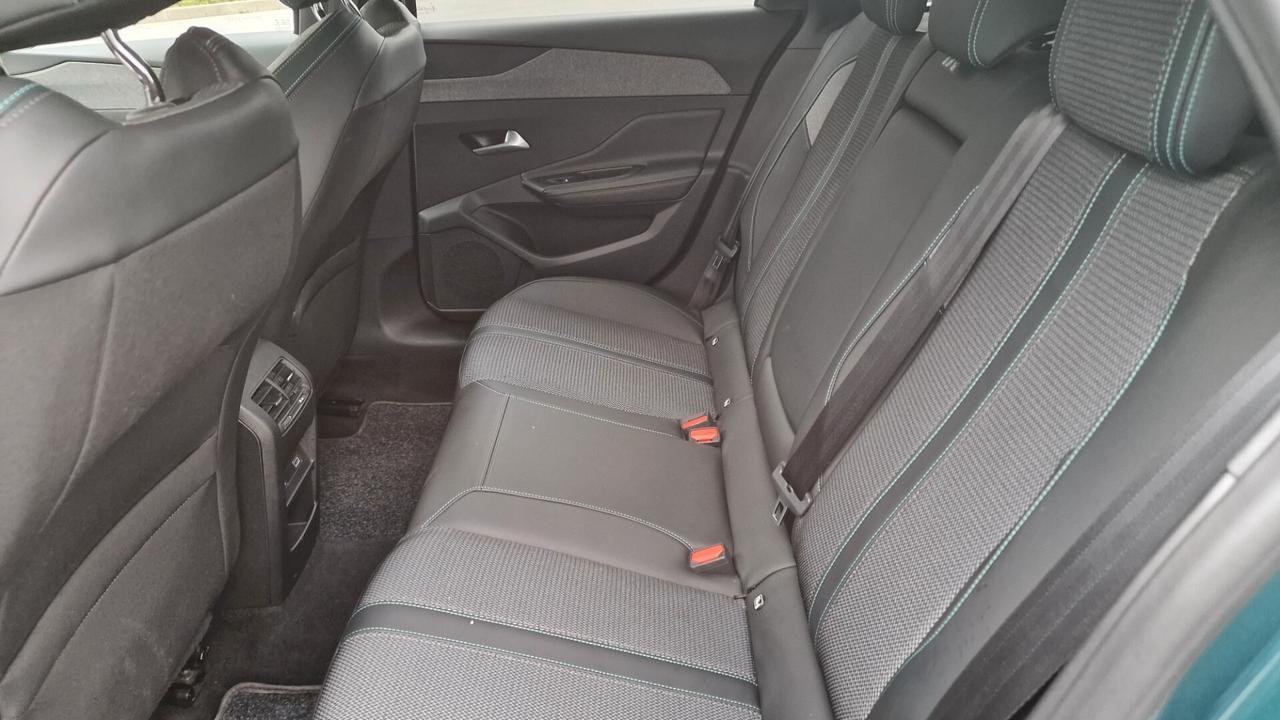 Peugeot 308 Plug-in Hybrid 180 e-EAT8 SW Allure Pack