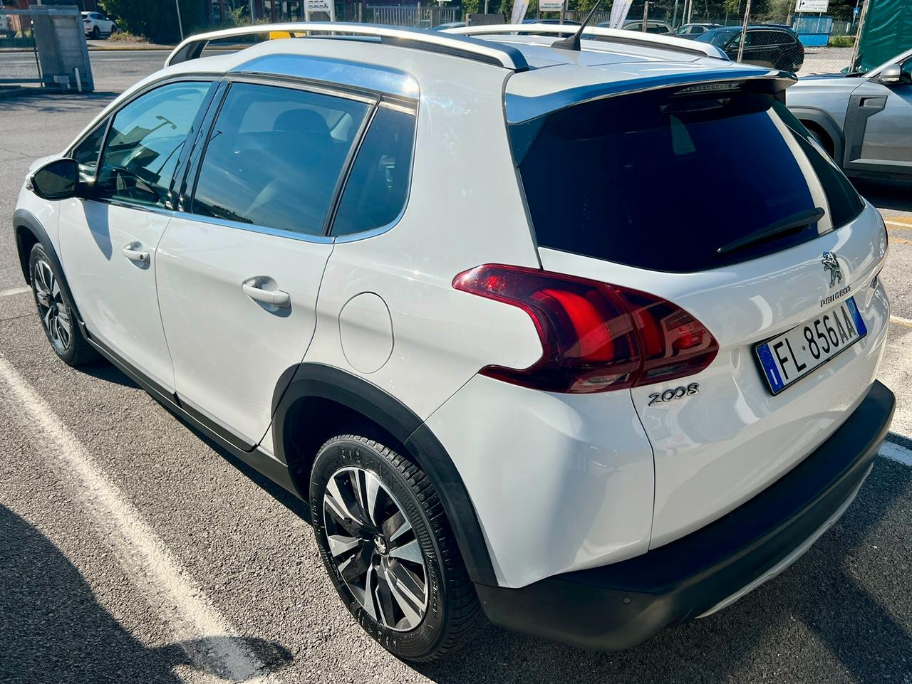 Peugeot 2008 1.2 PureTech 82 cv - 2017