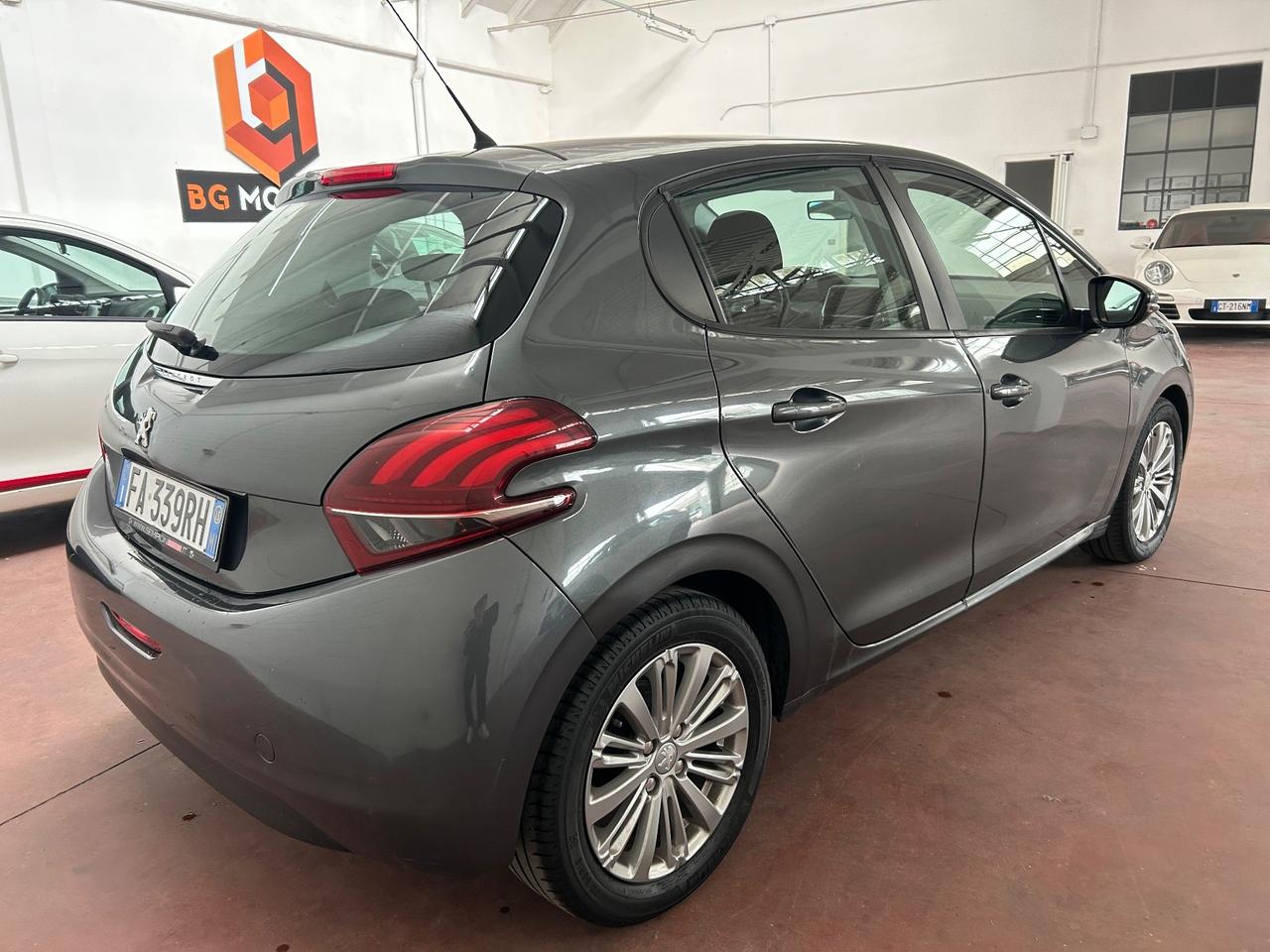 Peugeot 208 PureTech 82 5 porte Allure