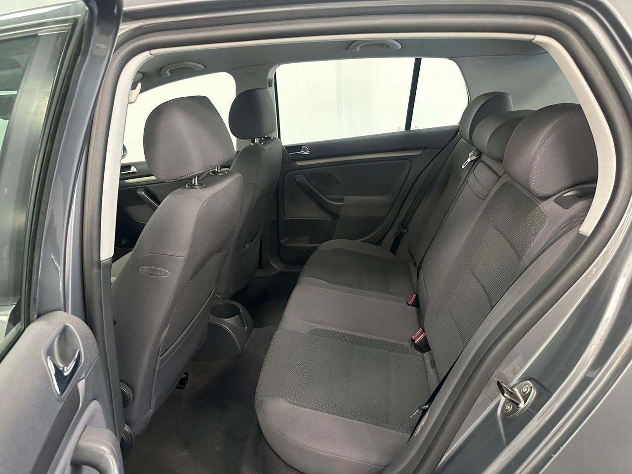 Volkswagen Golf 1.6 16V FSI 5p. Sportline