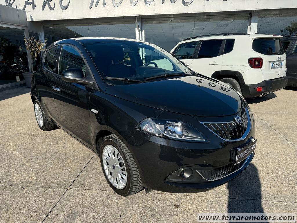 Lancia Ypsilon silver SOLO 51000KM A SOLI 125 EURO AL MESE