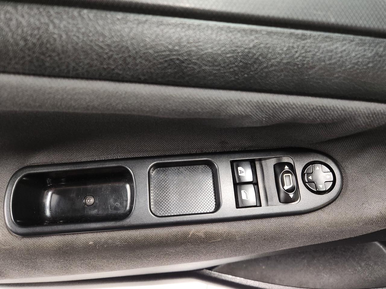 Peugeot 207 1.6 HDi 90CV 5p. XS