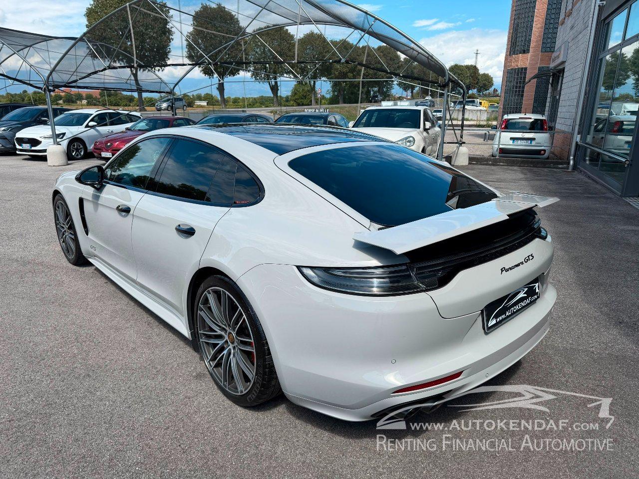 Porsche Panamera 4.0 GTS auto