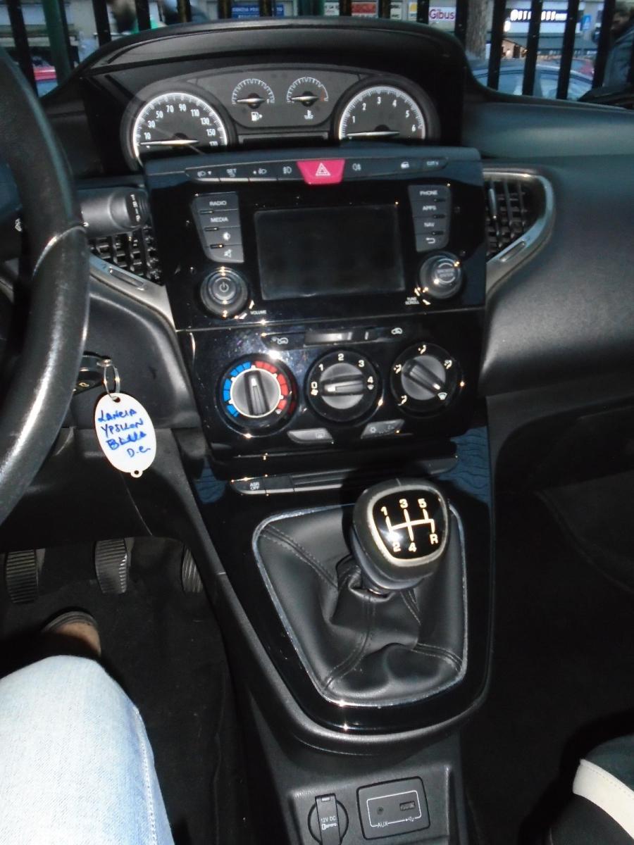 Ypsilon '16 E6 OPEN. EDITION 80000 KM OK NEOP.