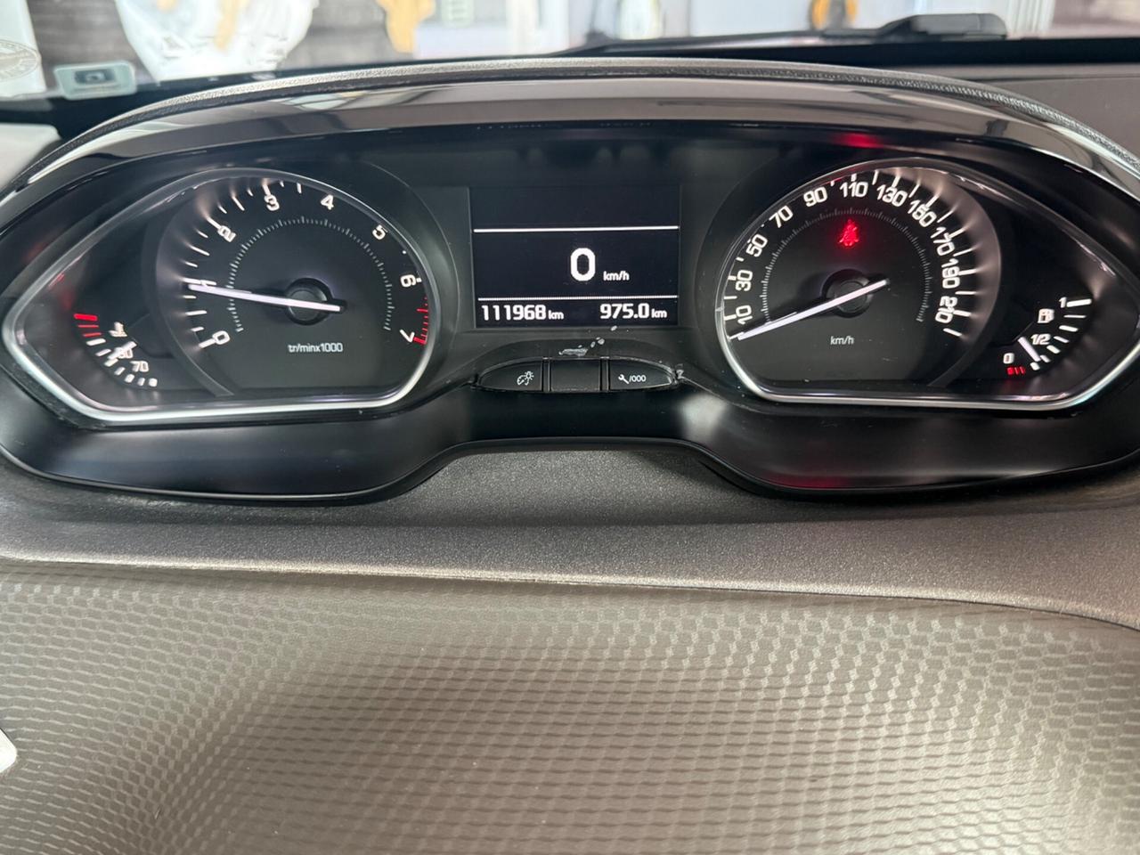 Peugeot 208 PureTech 82 5 porte Allure serie limitata