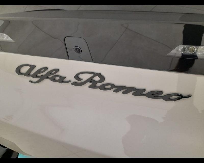Alfa Romeo Junior Ibrida My25 Ibrida Q4 1.2 145cv Hybrid Edct6
