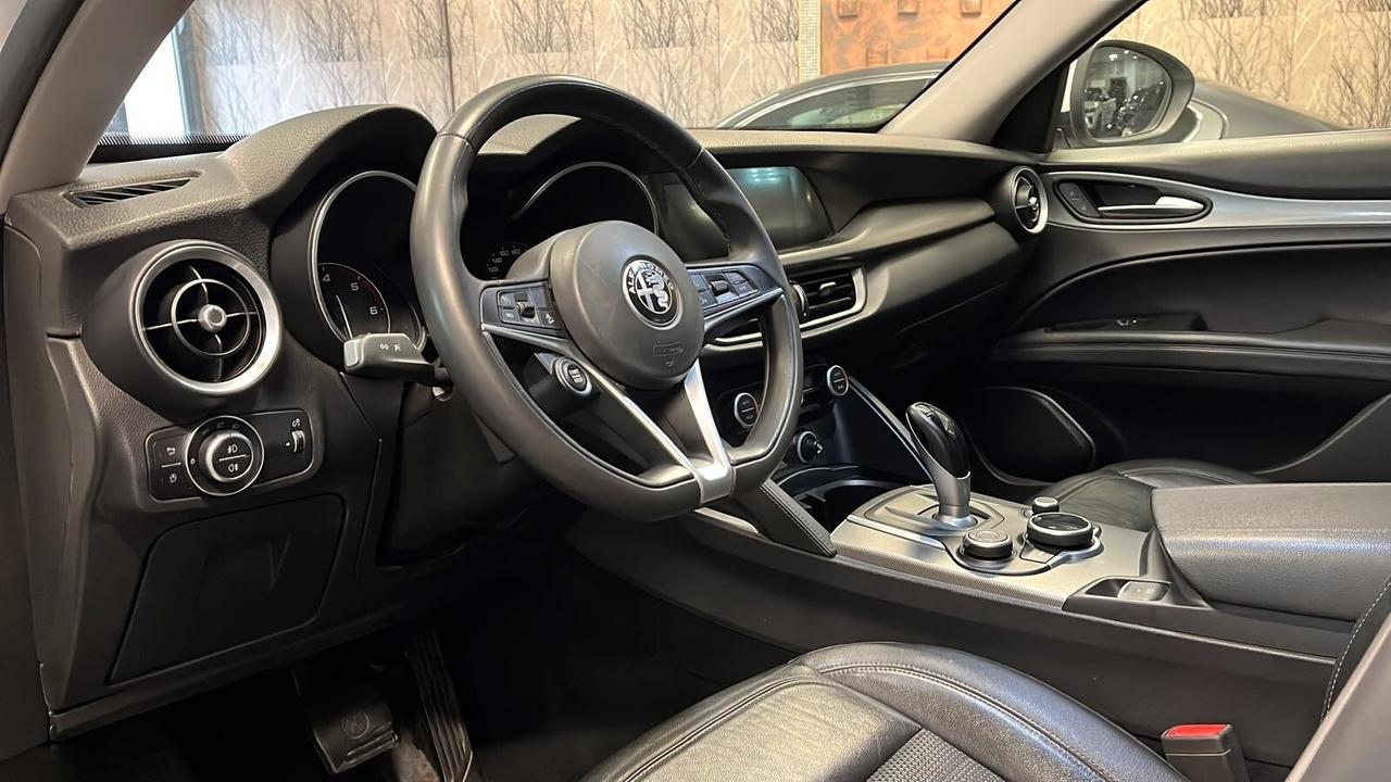 Alfa Romeo Stelvio 2.2 Turbodiesel 180 CV AT8 RWD Super