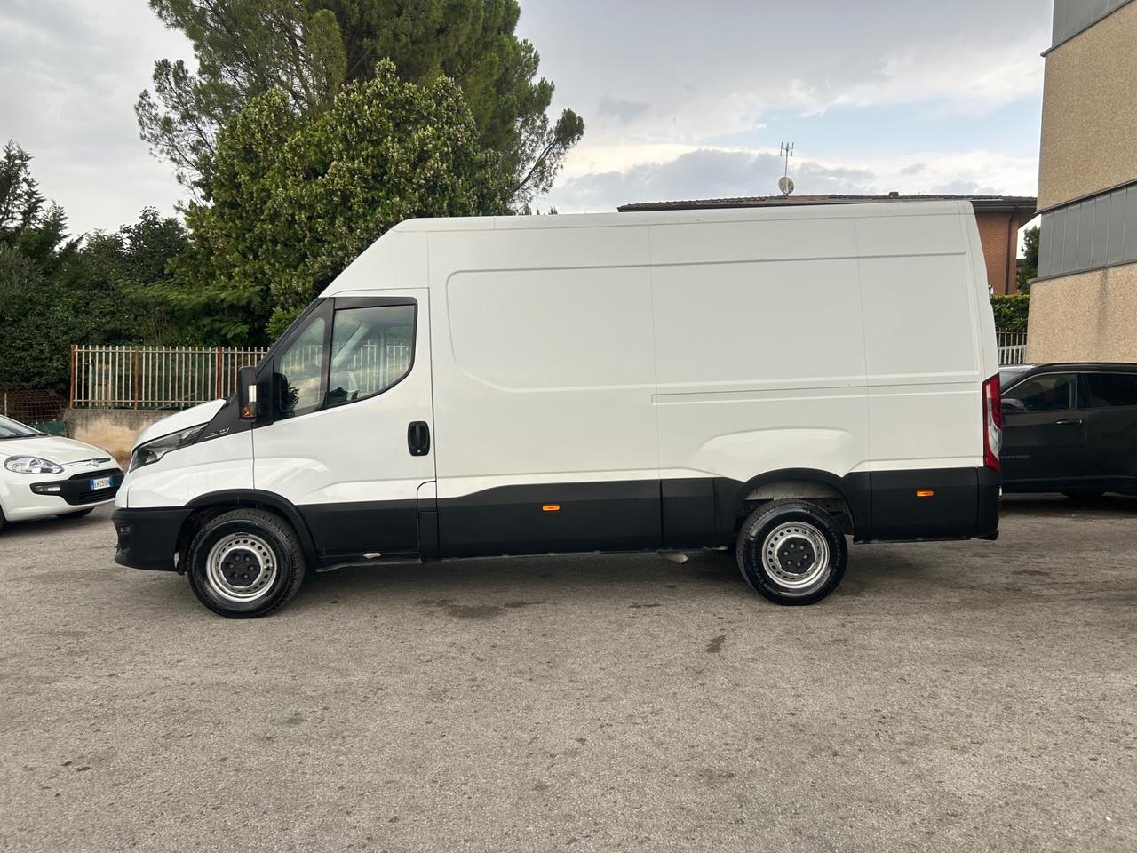 Iveco Daily 35S14V 2.3 Diesel 2021