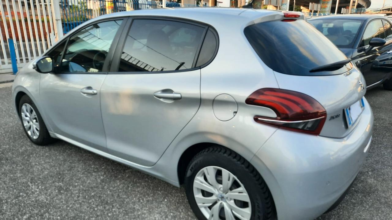 Peugeot 208 BlueHDi 75 5 porte Allure