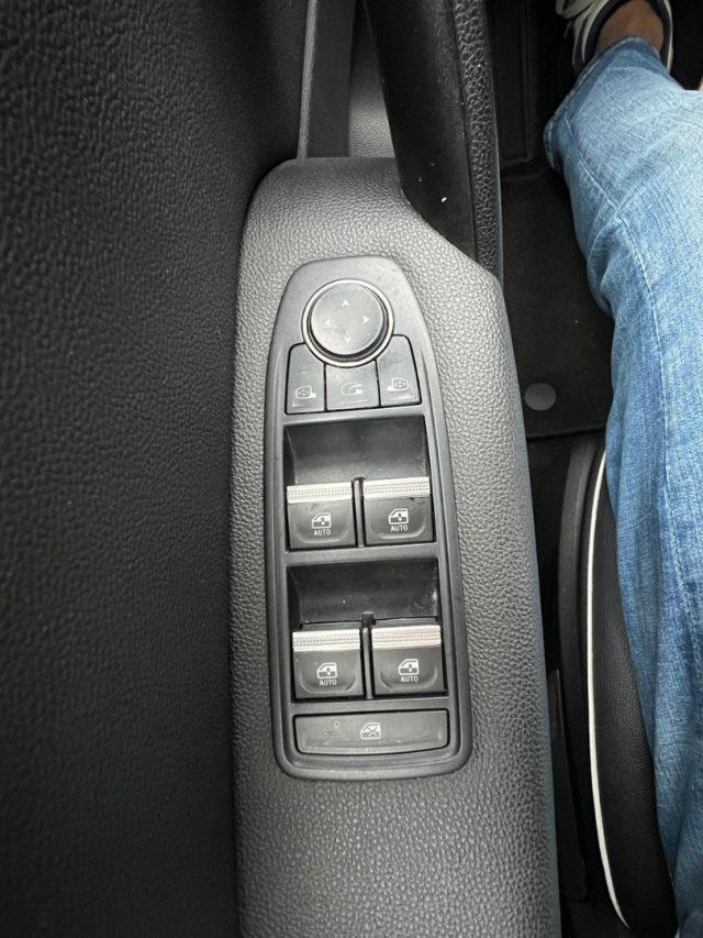 RENAULT Captur TCe 100 CV Intens 1 PROPRIETARIO KM. TAGLIANDATI