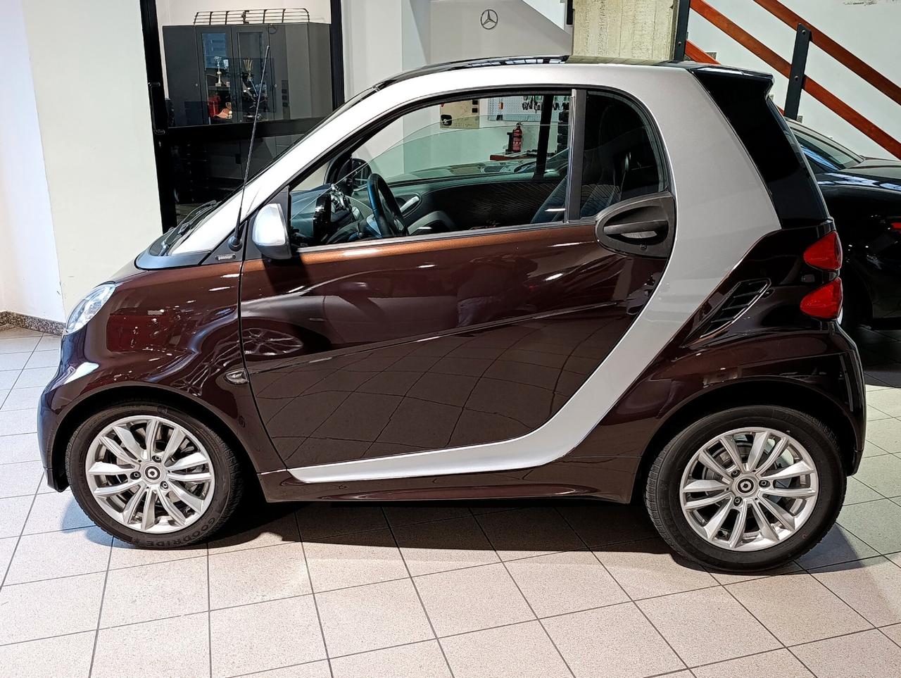Smart ForTwo 1000 52 kW MHD coupé passion
