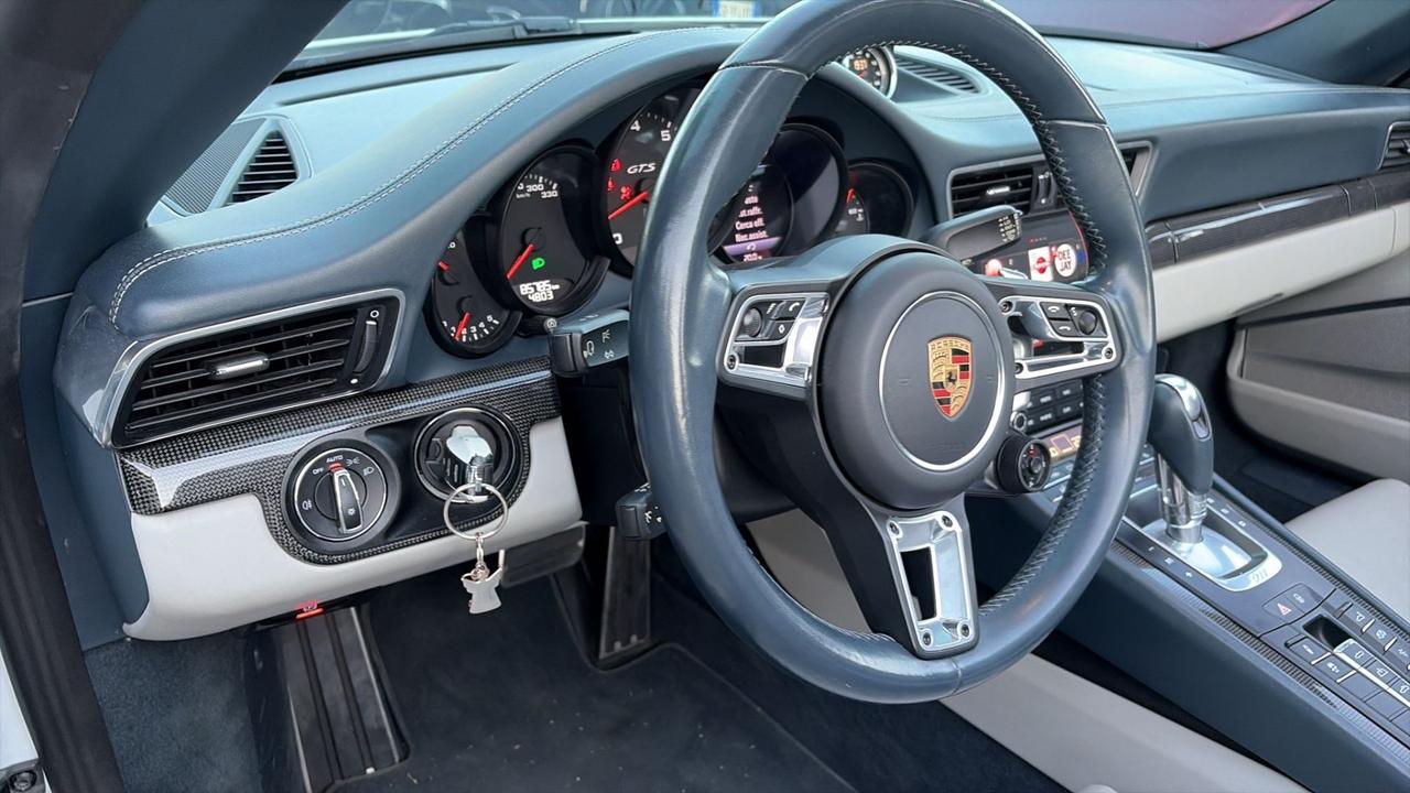 Porsche 911 3.0 Carrera 4 GTS Cabriolet