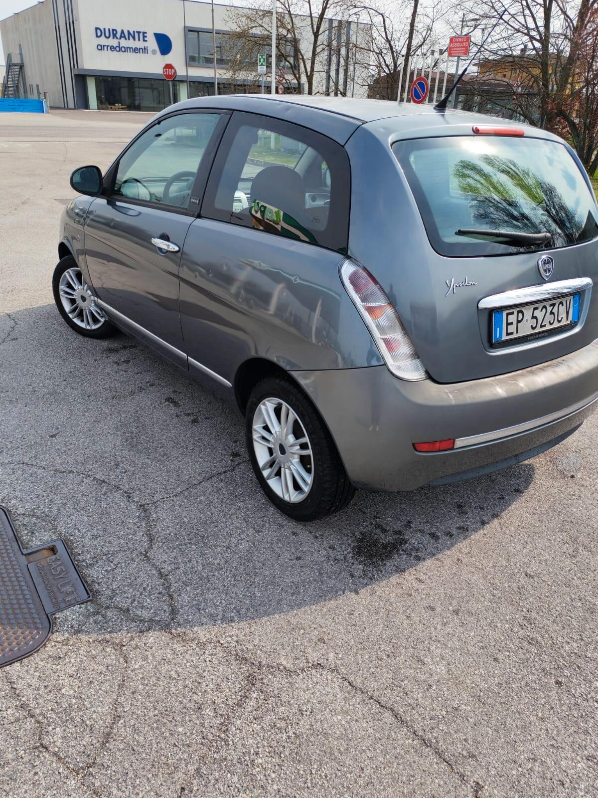 Lancia Ypsilon 1.2 69 CV 5 porte S&S Silver