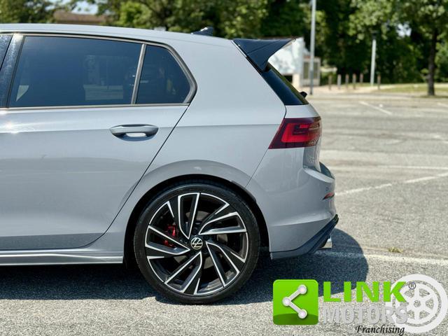 VOLKSWAGEN Golf GTI 8 performance