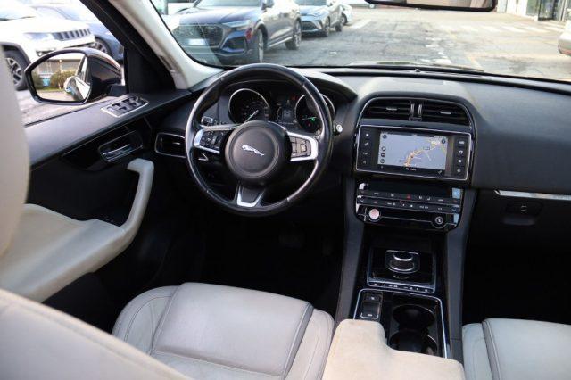 JAGUAR F-Pace 2.0 D 240 CV R-DYNAMIC