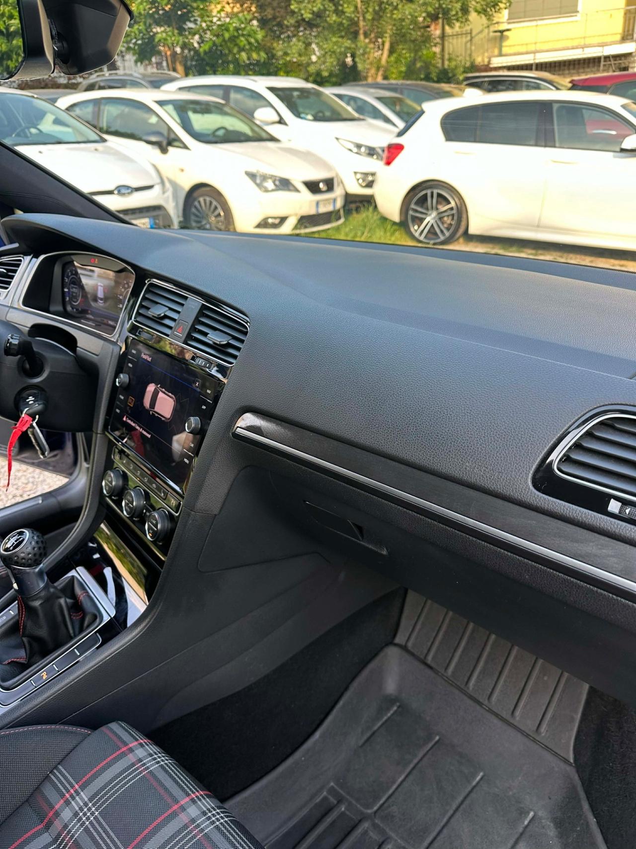 Volkswagen GOLF GTI PERFORMANCE 5P EU6B FULLOPT