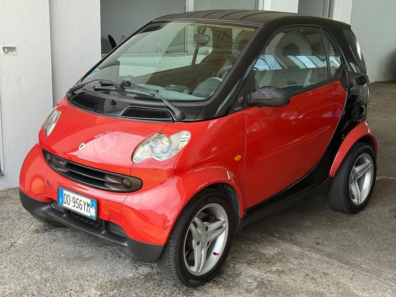 Smart ForTwo 700 coupé pure (37 kW)