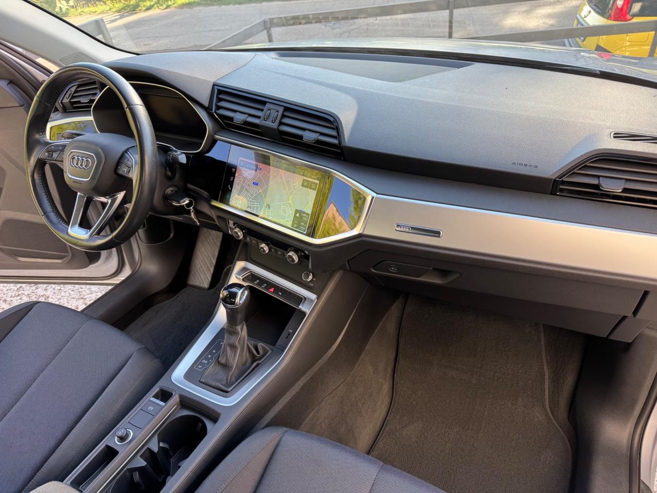 Audi Q3 2.0 TDI - FARI MATRIX - 2019