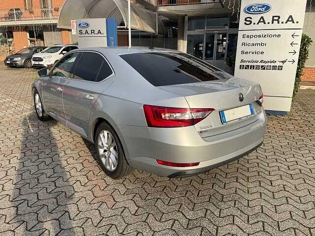 SKODA Superb 2.0 TDI DSG Style