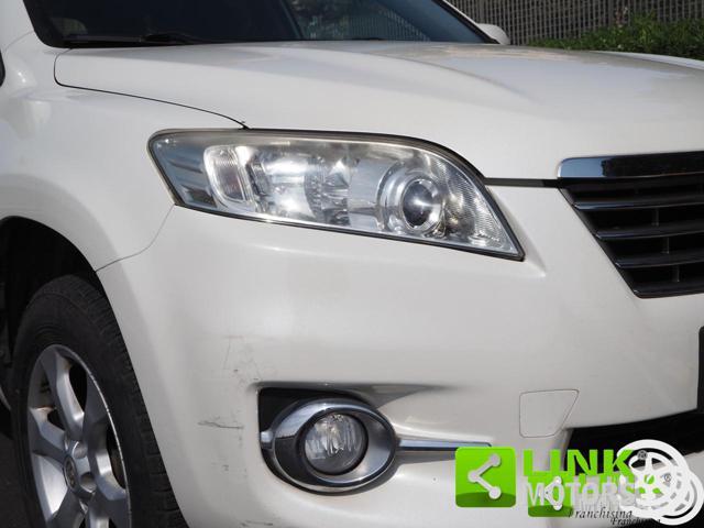 TOYOTA RAV 4 2.2 D-4WD Luxury