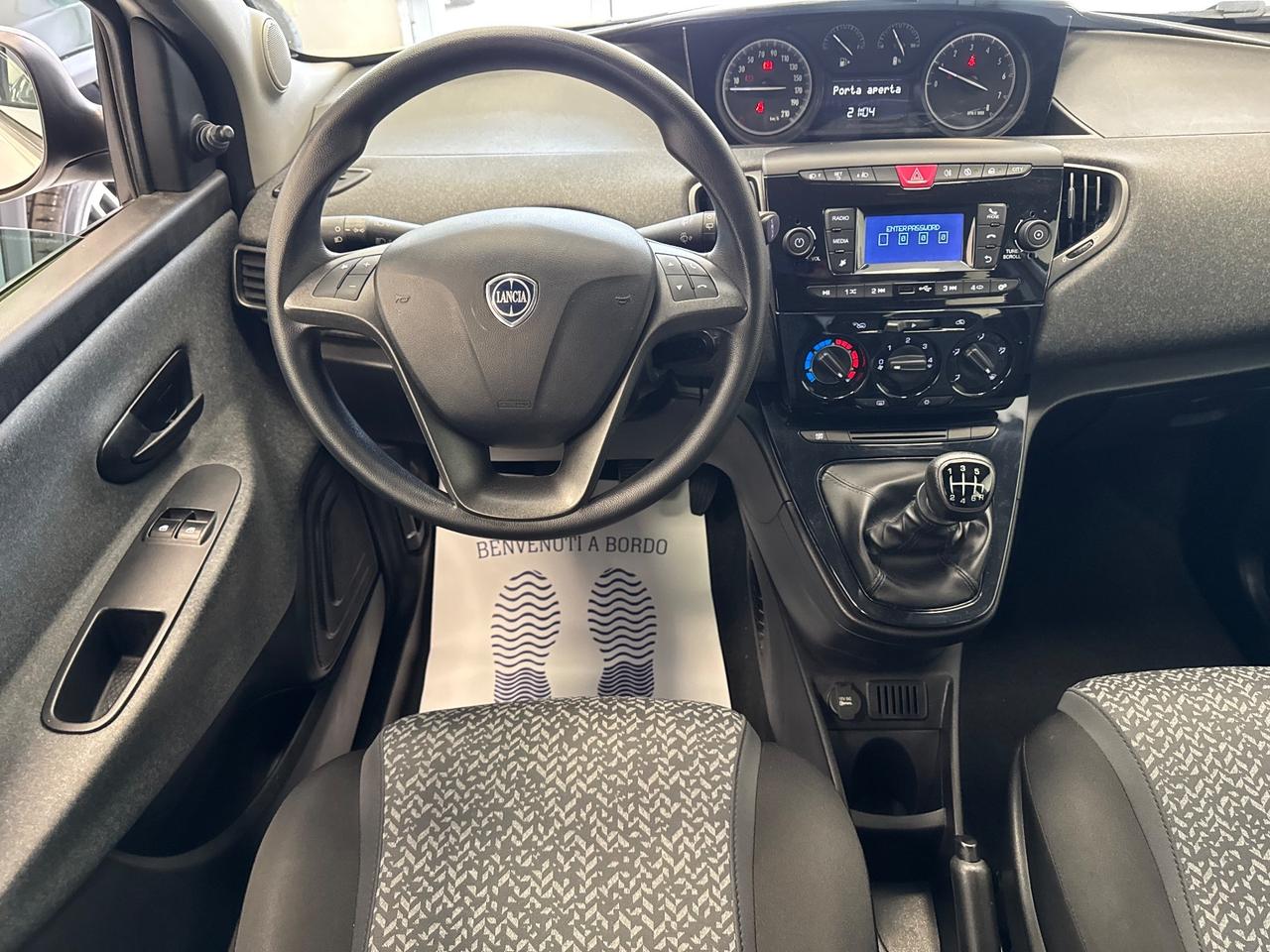 Lancia Ypsilon 1.0 FireFly 5 porte S&S Hybrid Ecochic Silver