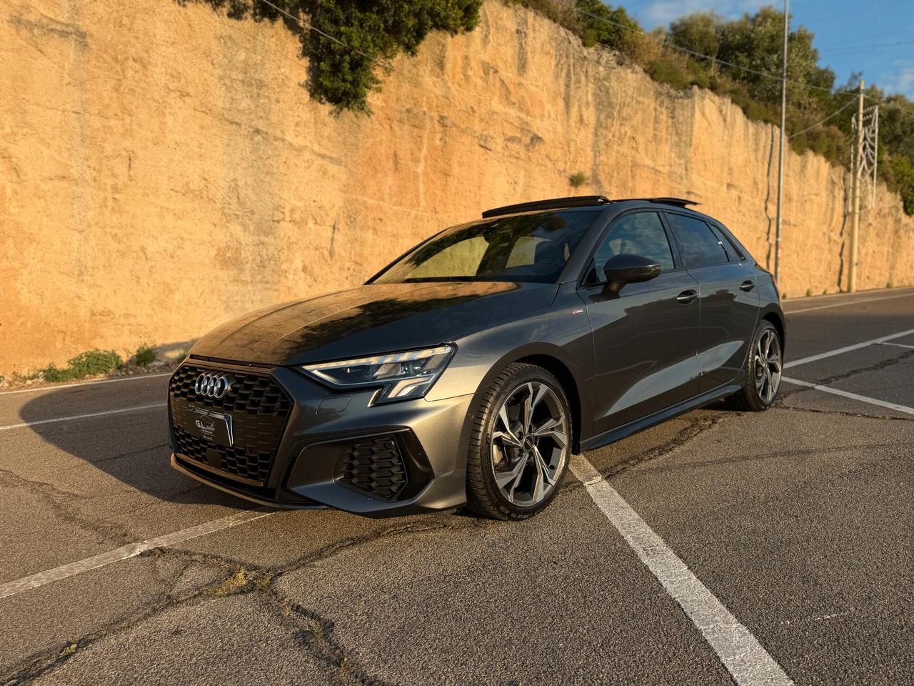 Audi A3 SPB S-LINE EDITION/2.0 116CV/TETTO/18"/LED