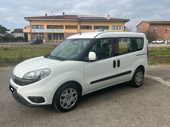 Fiat Doblo Dobl�� 1.6 MJT 16V 90CV Easy - 7 posti - Gancio traino