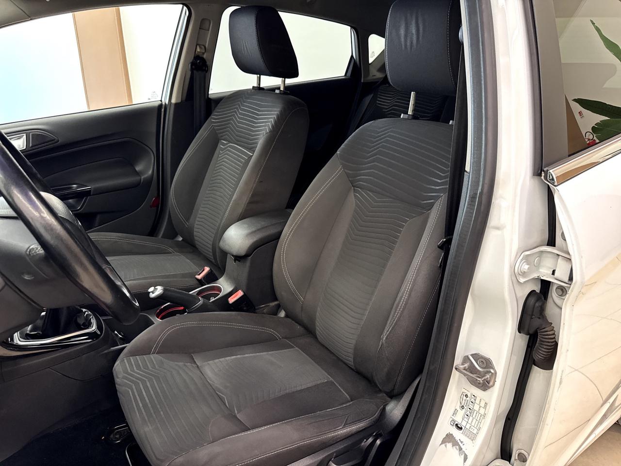 Ford Fiesta 1.5 TDCi 75CV 5 porte Titanium