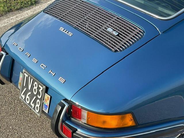 Porsche 911 2.400 S "MATCHING IN TUTTO"