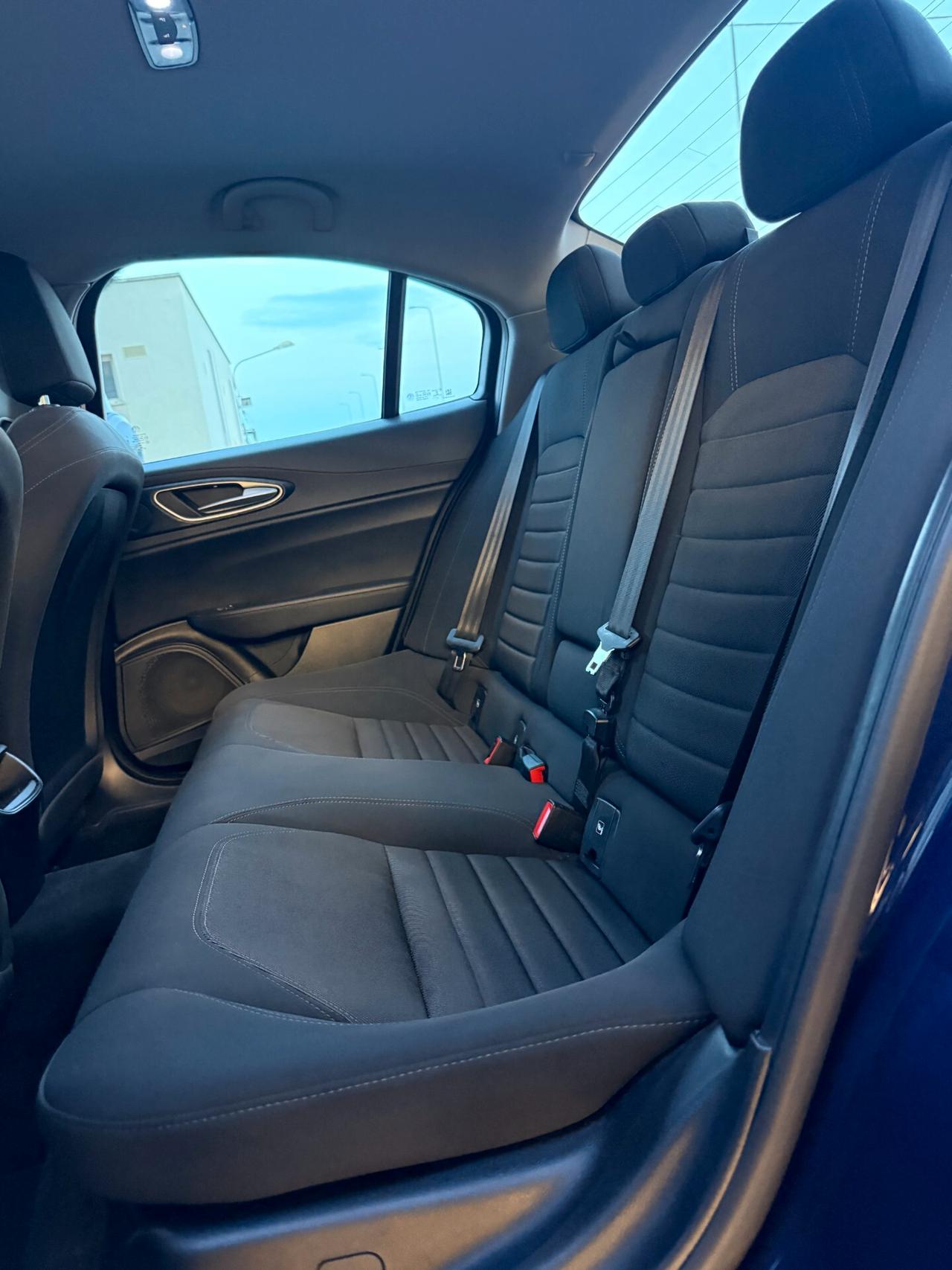 Alfa Romeo Giulia 2.2 Turbodiesel 136 CV AT8 Business NAVI,TELECAMERA,FARI FULL LED,BLUETOOTH,ANDROID AUTO