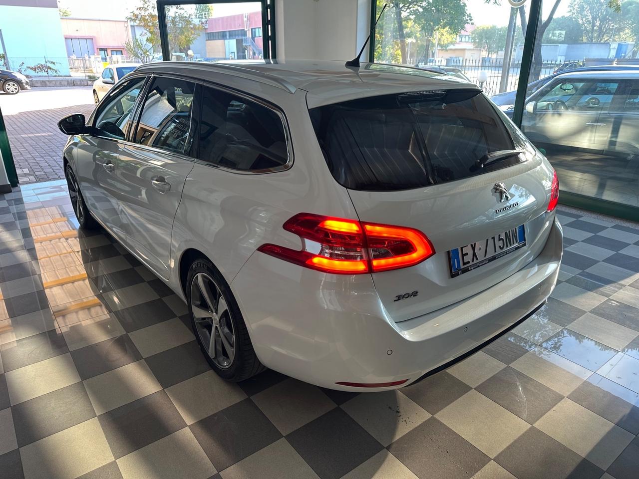 Peugeot 308 PureTech Turbo 130 S&S SW Allure