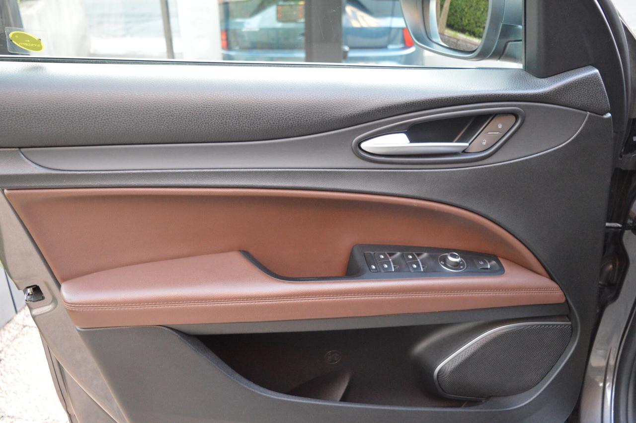 Alfa Romeo Stelvio 2.2 Turbodiesel 150 CV AT8 RWD Super